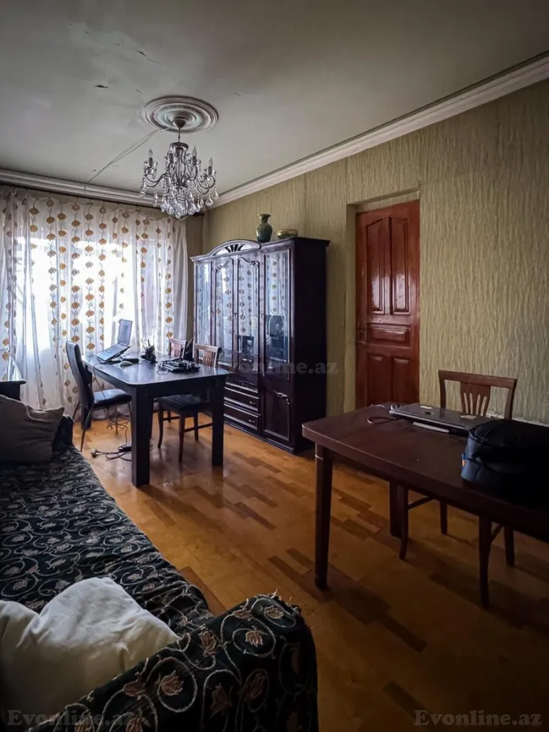 Satılır 4 otaqlı Mənzil Köhnə tikili 105 m² Əhmədli m. - şəkil 2