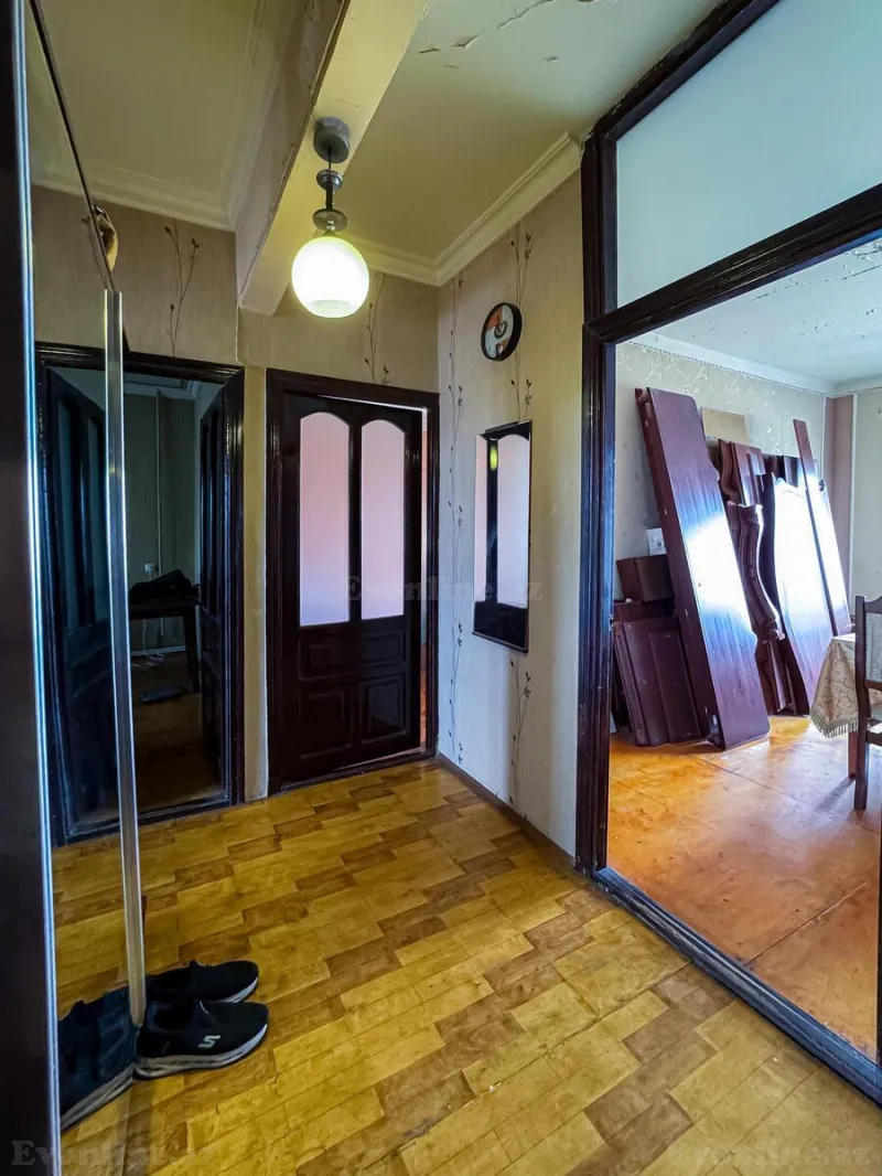 Satılır 4 otaqlı Mənzil Köhnə tikili 105 m² Əhmədli m. - şəkil 16