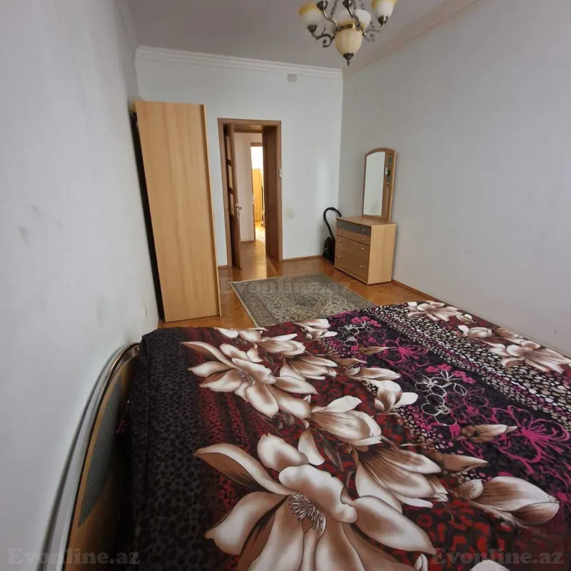 Kirayə verilir 2 otaqlı Mənzil Köhnə tikili 75 m² Səbail r. - şəkil 3