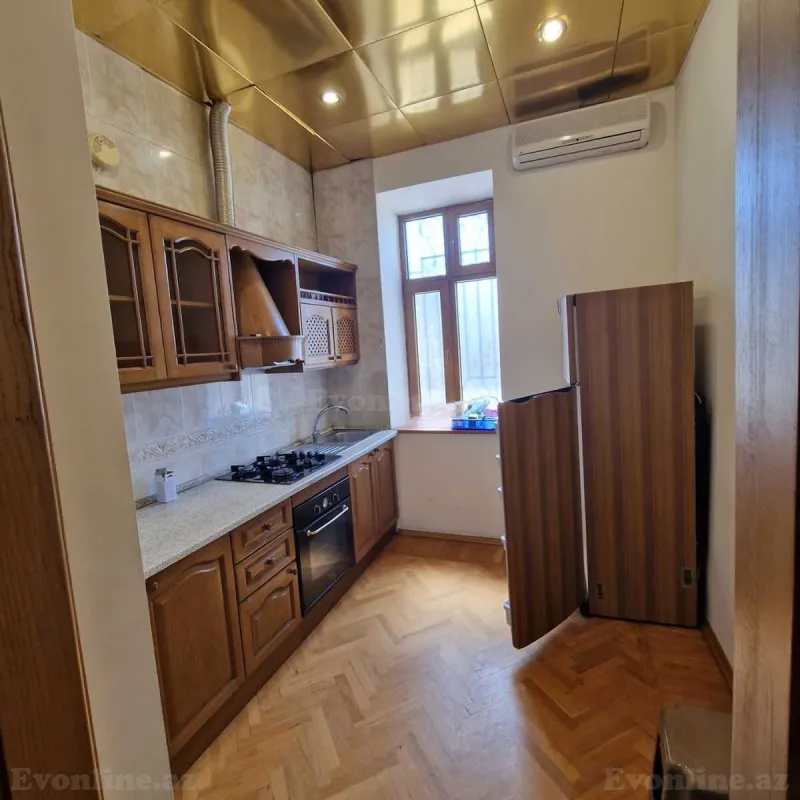 Kirayə verilir 2 otaqlı Mənzil Köhnə tikili 75 m² Səbail r. - şəkil 6