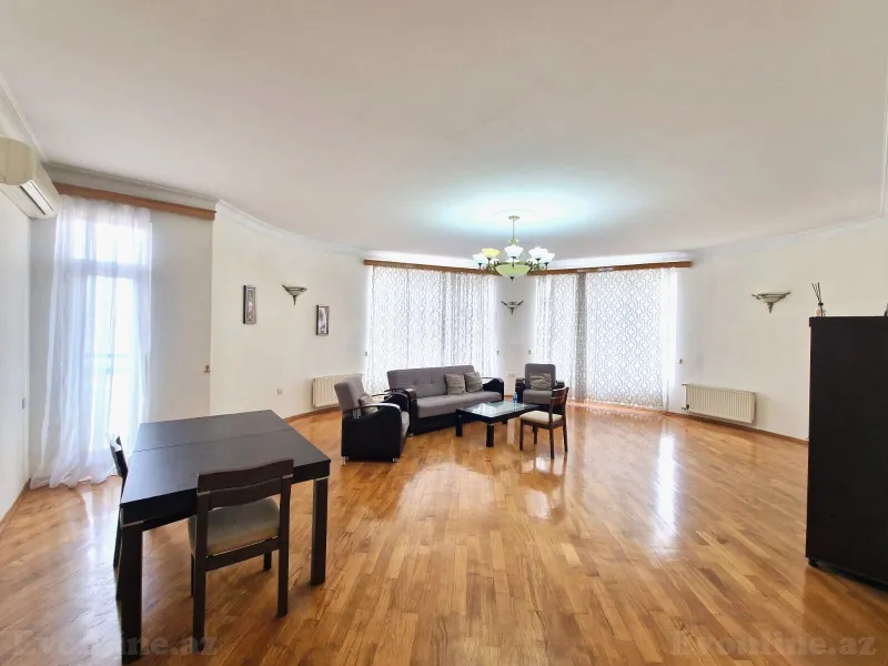 4 otaqlı Mənzil 220 m² Nizami m. Satılır