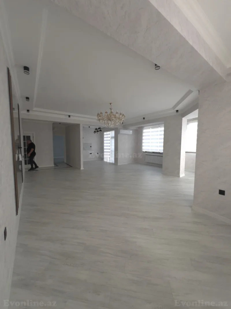 4 otaqlı Ofis 184 m² 28 May m. Kirayə verilir