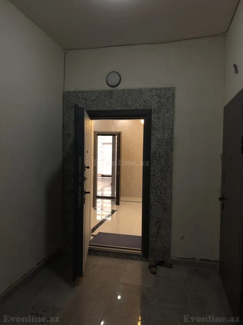 4 otaqlı Mənzil 184 m² 28 May m. Kirayə verilir