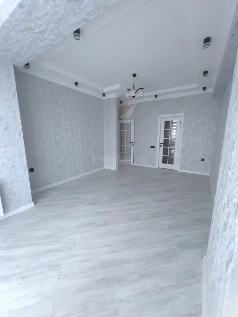 Kirayə verilir 4 otaqlı Mənzil Yeni tikili 184 m² 28 May m. - şəkil 12