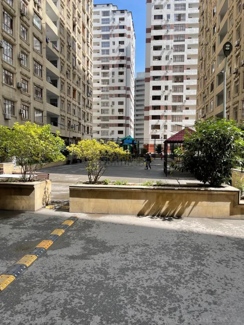 Satılır 3 otaqlı Mənzil Yeni tikili 103 m² İnşaatçılar m. - şəkil 2