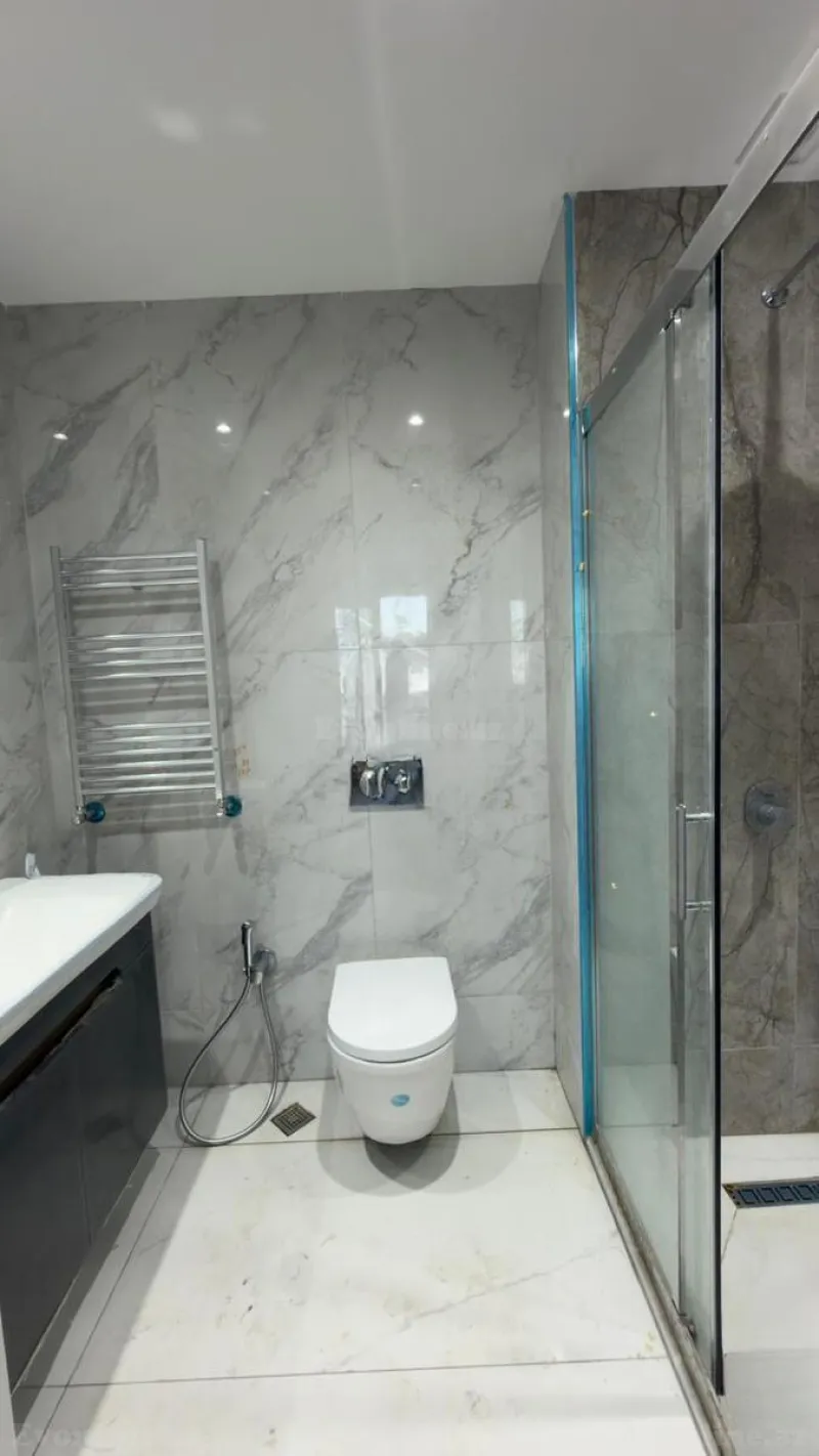 Satılır 4 otaqlı Mənzil Yeni tikili 121 m² Memar Əcəmi m. - şəkil 28