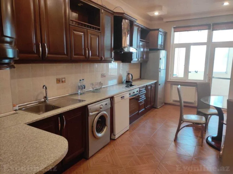 Satılır 4 otaqlı Mənzil Yeni tikili 205 m² Elmlər Akademiyası m. - şəkil 6
