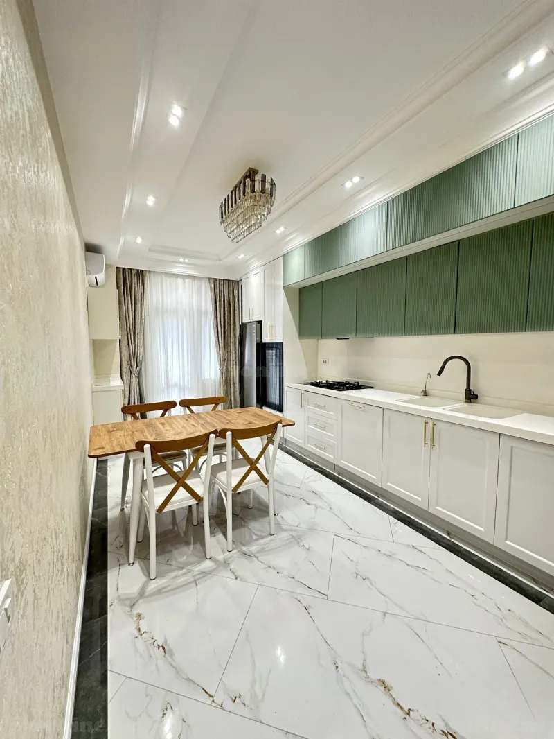 Satılır 2 otaqlı Mənzil Yeni tikili 108 m² 28 May m. - şəkil 9