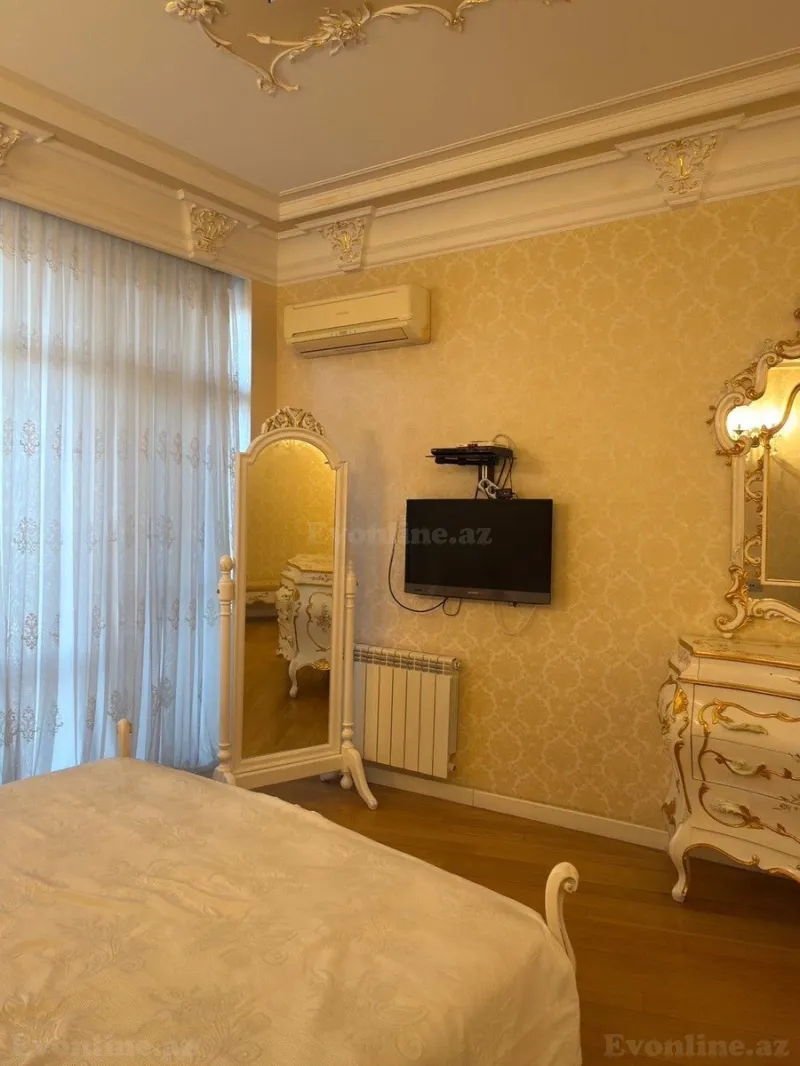 Satılır 4 otaqlı Mənzil Yeni tikili 220 m² 28 May m. - şəkil 2