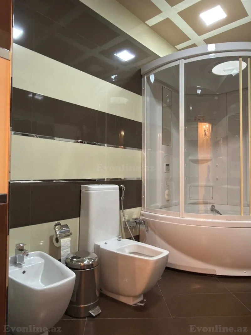 Satılır 4 otaqlı Mənzil Yeni tikili 220 m² 28 May m. - şəkil 10