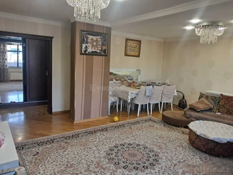 5 otaqlı Mənzil 120 m² Əhmədli Satılır