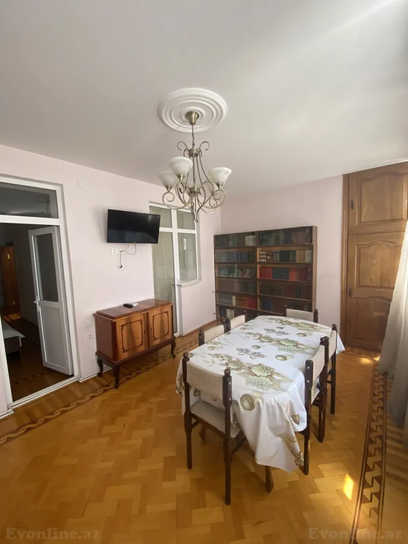 Satılır 4 otaqlı Mənzil Köhnə tikili 100 m² 28 May m. - şəkil 18