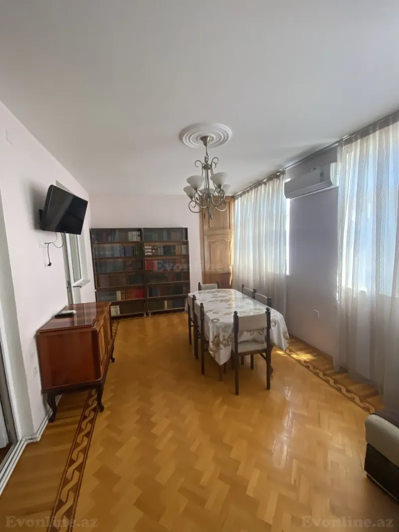Satılır 4 otaqlı Mənzil Köhnə tikili 100 m² 28 May m. - şəkil 19
