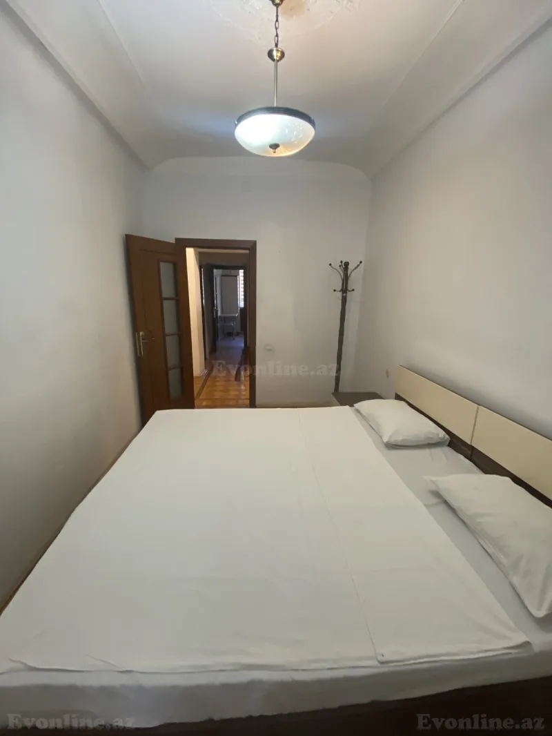 Satılır 4 otaqlı Mənzil Köhnə tikili 100 m² 28 May m. - şəkil 24