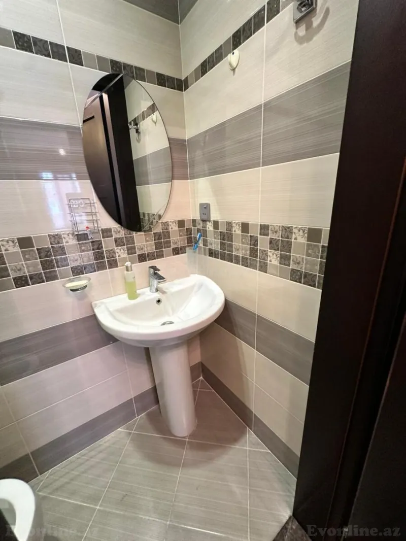 Satılır 3 otaqlı Mənzil Yeni tikili 101 m² 28 May m. - şəkil 19