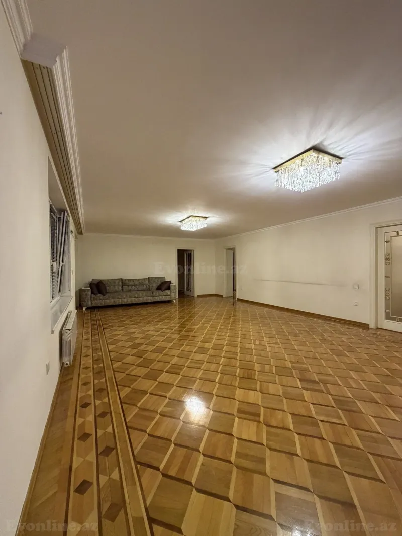 Kirayə verilir 3 otaqlı Mənzil Köhnə tikili 175 m² Nərimanov r. - şəkil 2