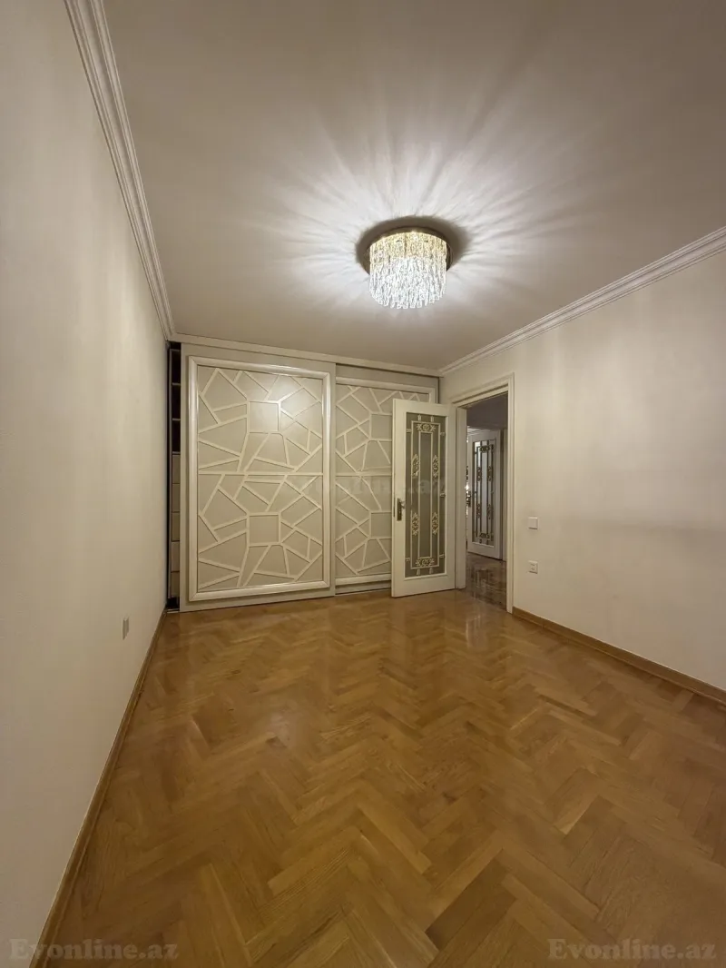 Kirayə verilir 3 otaqlı Mənzil Köhnə tikili 175 m² Nərimanov r. - şəkil 3