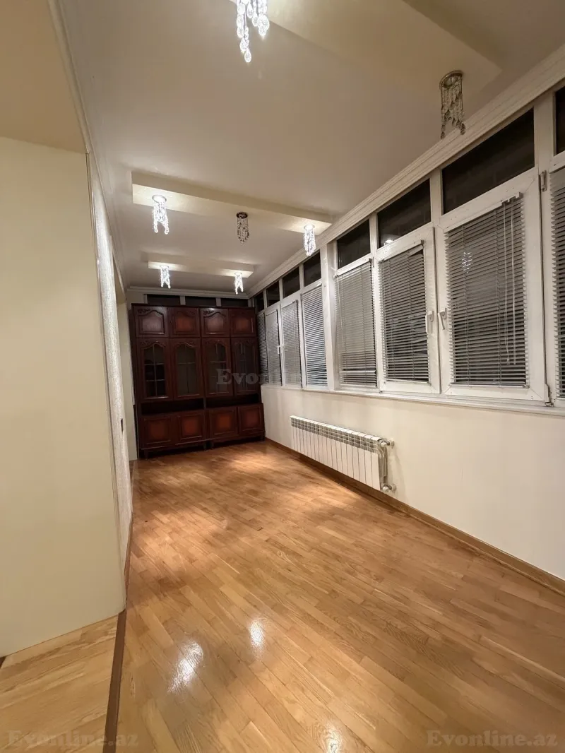 Kirayə verilir 3 otaqlı Mənzil Köhnə tikili 175 m² Nərimanov r. - şəkil 10
