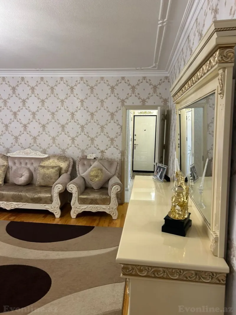 Satılır 5 otaqlı Mənzil Köhnə tikili 110 m² Bakıxanov - şəkil 2