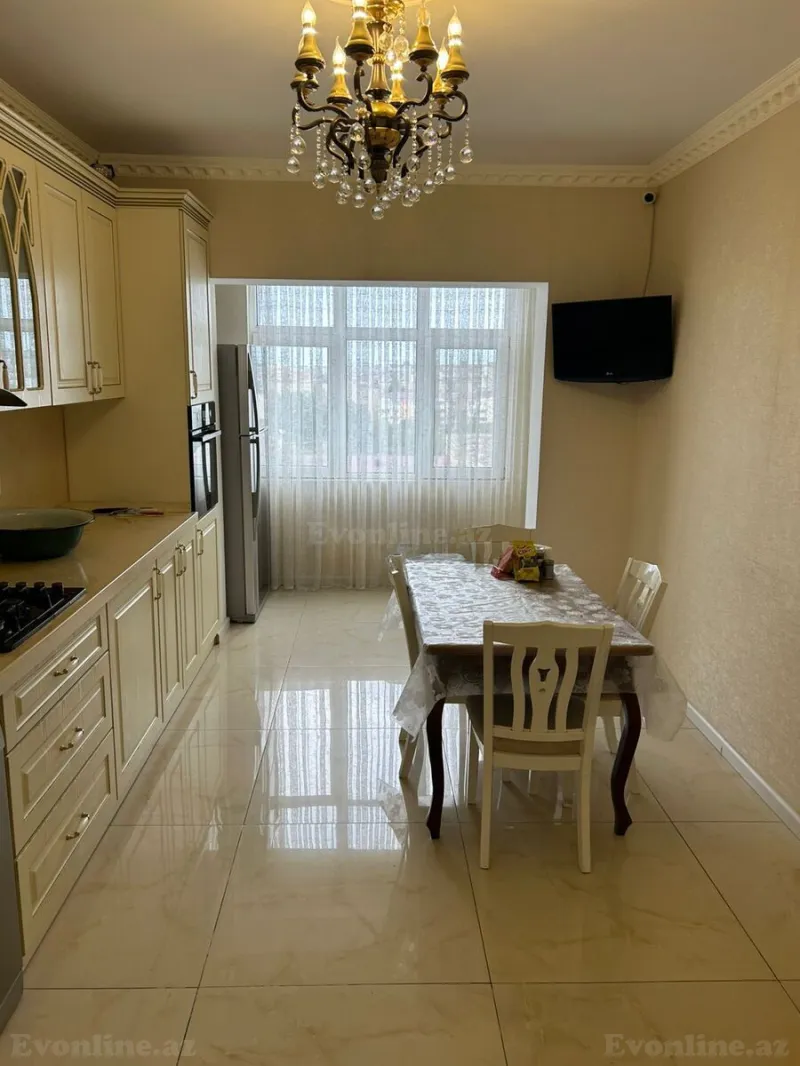 Satılır 5 otaqlı Mənzil Köhnə tikili 110 m² Bakıxanov - şəkil 4