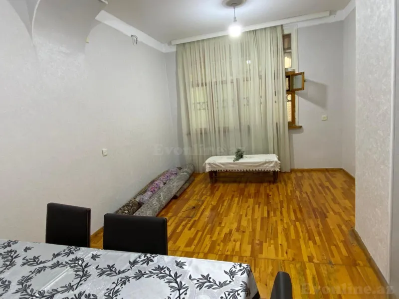 Kirayə verilir 5 otaqlı Mənzil Köhnə tikili 140 m² Nəsimi r. - şəkil 2