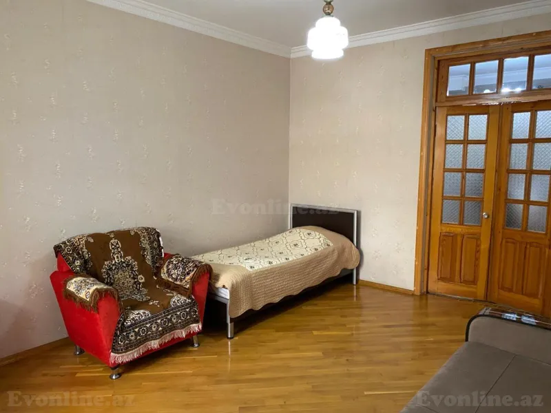 Kirayə verilir 5 otaqlı Mənzil Köhnə tikili 140 m² Nəsimi r. - şəkil 3