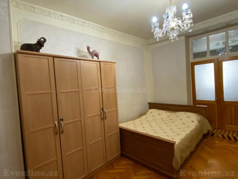 Kirayə verilir 5 otaqlı Mənzil Köhnə tikili 140 m² Nəsimi r. - şəkil 4