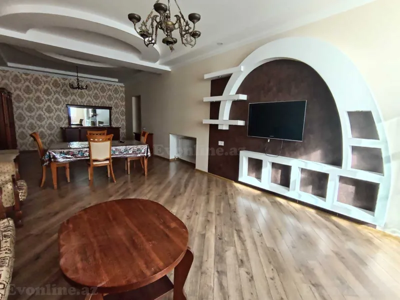 3 otaqlı Mənzil 150 m² 8-ci mikrorayon Kirayə verilir