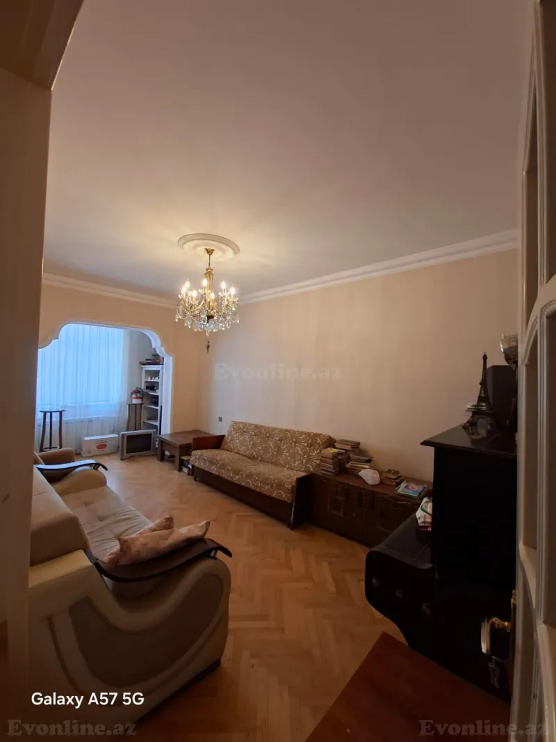 3 otaqlı Mənzil 85 m² 8-ci kilometr Satılır