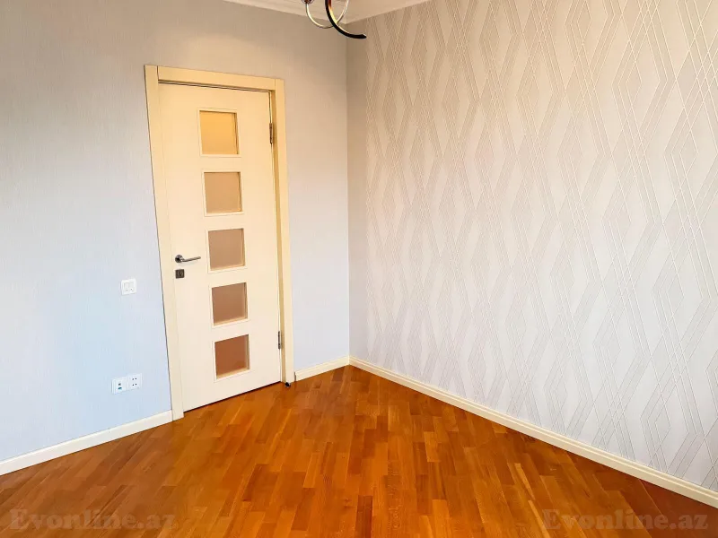 Satılır 3 otaqlı Mənzil Köhnə tikili 75 m² Koroğlu m. - şəkil 3