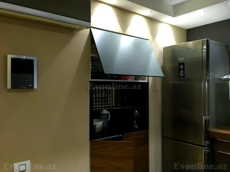 Kirayə verilir Ofis 150 m² Bakmil m. - şəkil 2