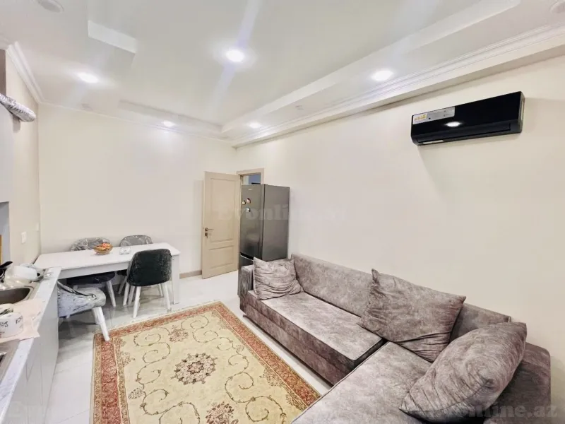 3 otaqlı Mənzil 87 m² 7-ci mikrorayon Satılır