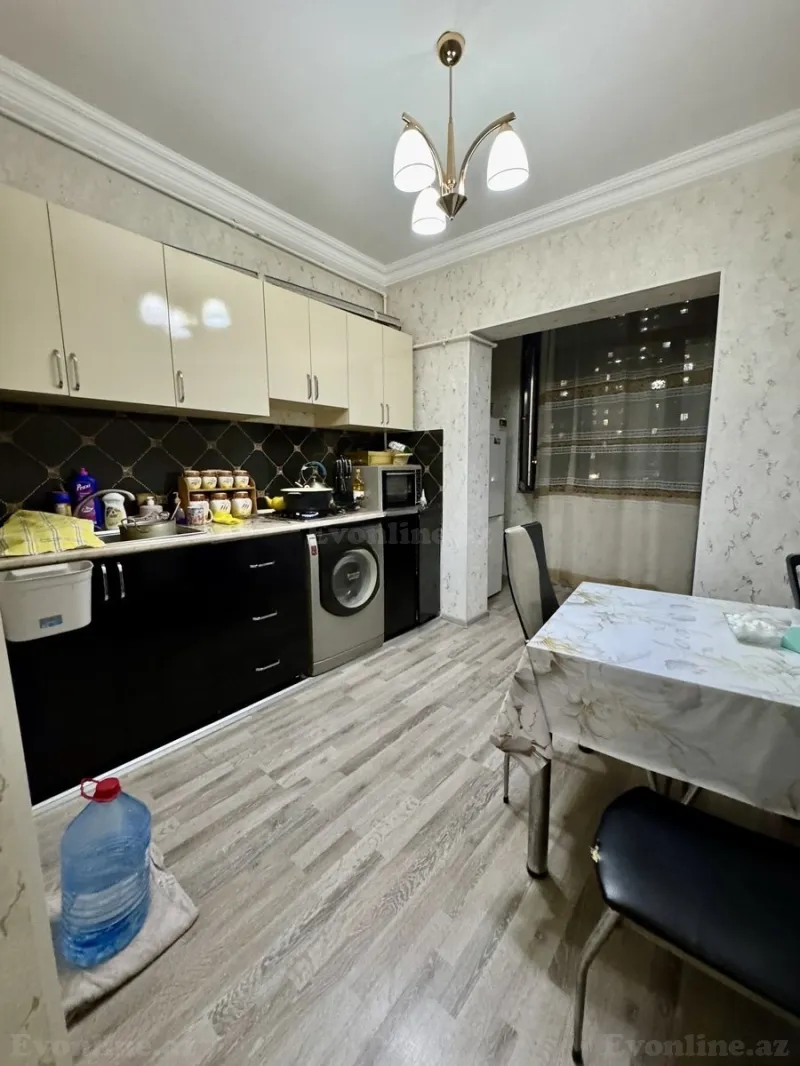 Satılır 2 otaqlı Mənzil Köhnə tikili 60 m² Yeni Yasamal