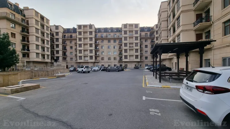 Satılır Qaraj 14 m² Xətai r.