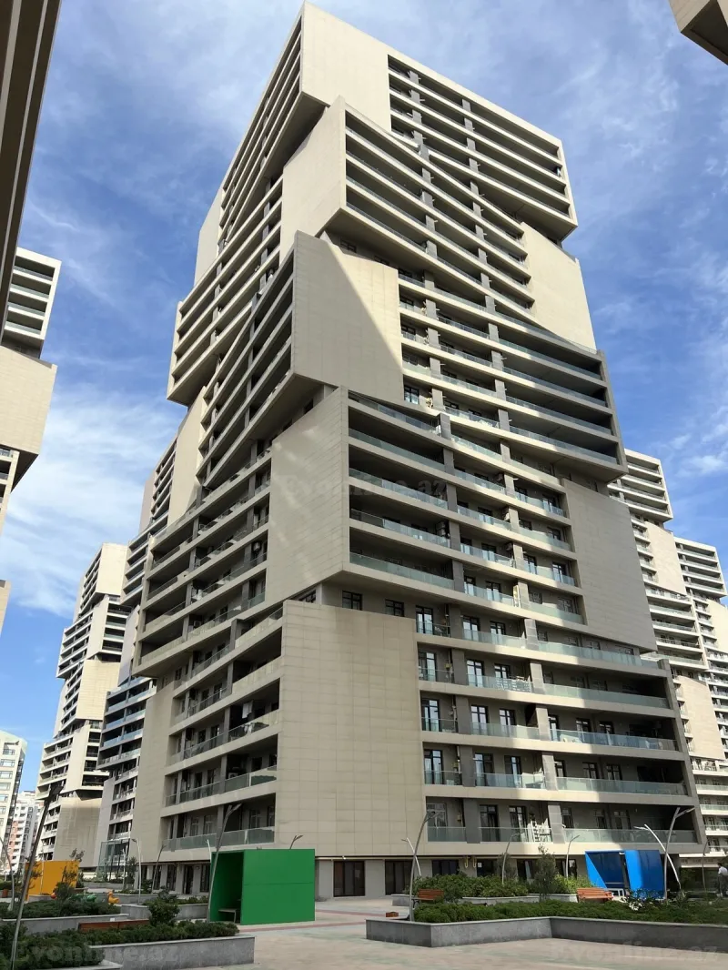 Satılır 3 otaqlı Mənzil Yeni tikili 148 m² 8 Noyabr m.
