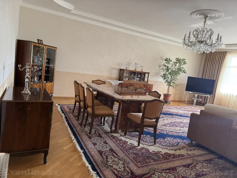 4 otaqlı Mənzil 201 m² Nizami m. Kirayə verilir