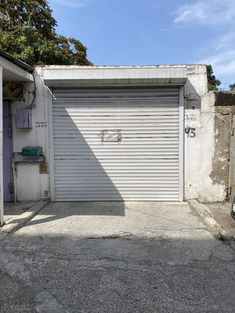 Qaraj 25 m² Elmlər Akademiyası m. Satılır