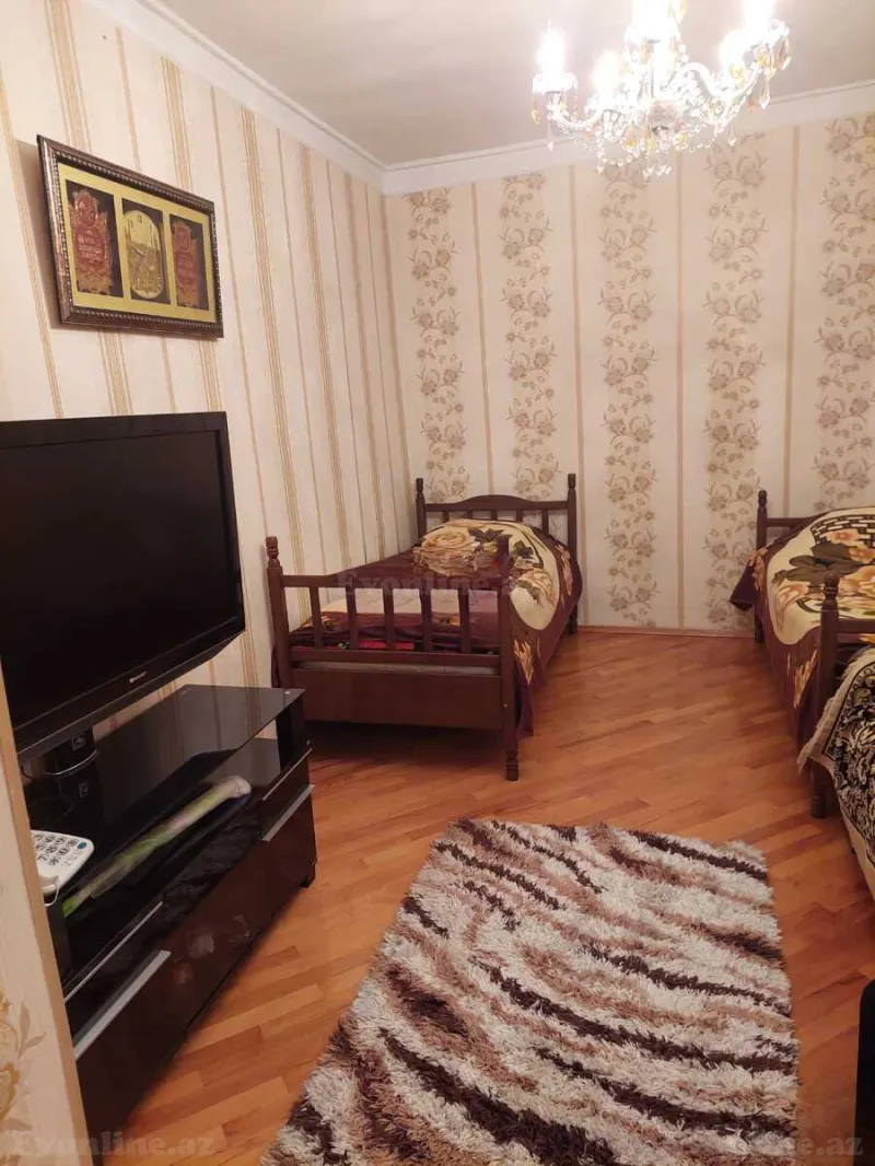 3 otaqlı Həyət evi 80 m² Elmlər Akademiyası m. Kirayə verilir