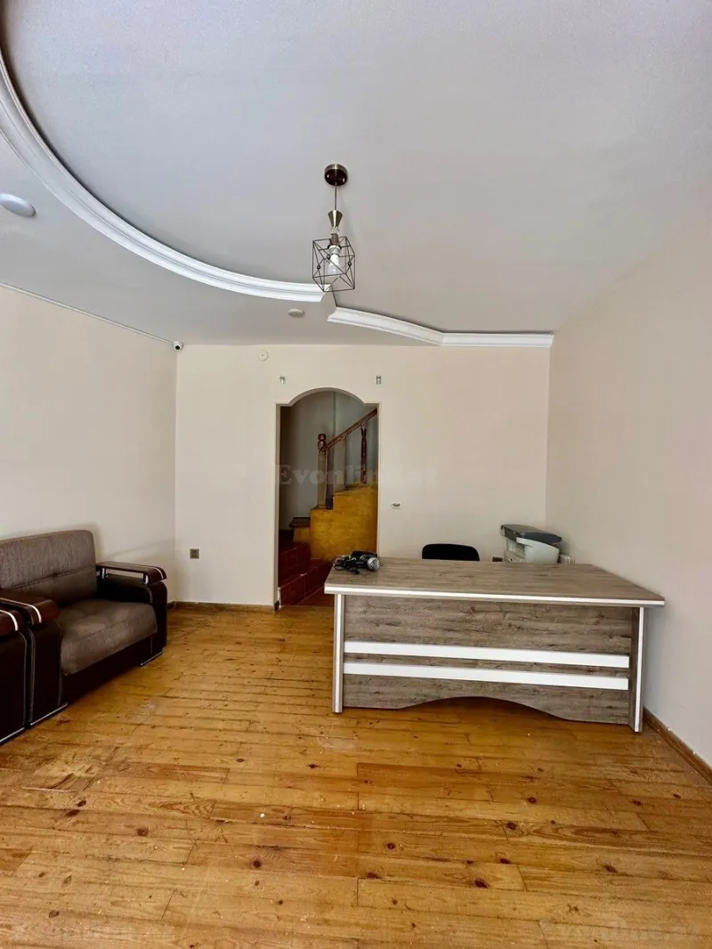 4 otaqlı Mənzil 150 m² Səbail r. Kirayə verilir