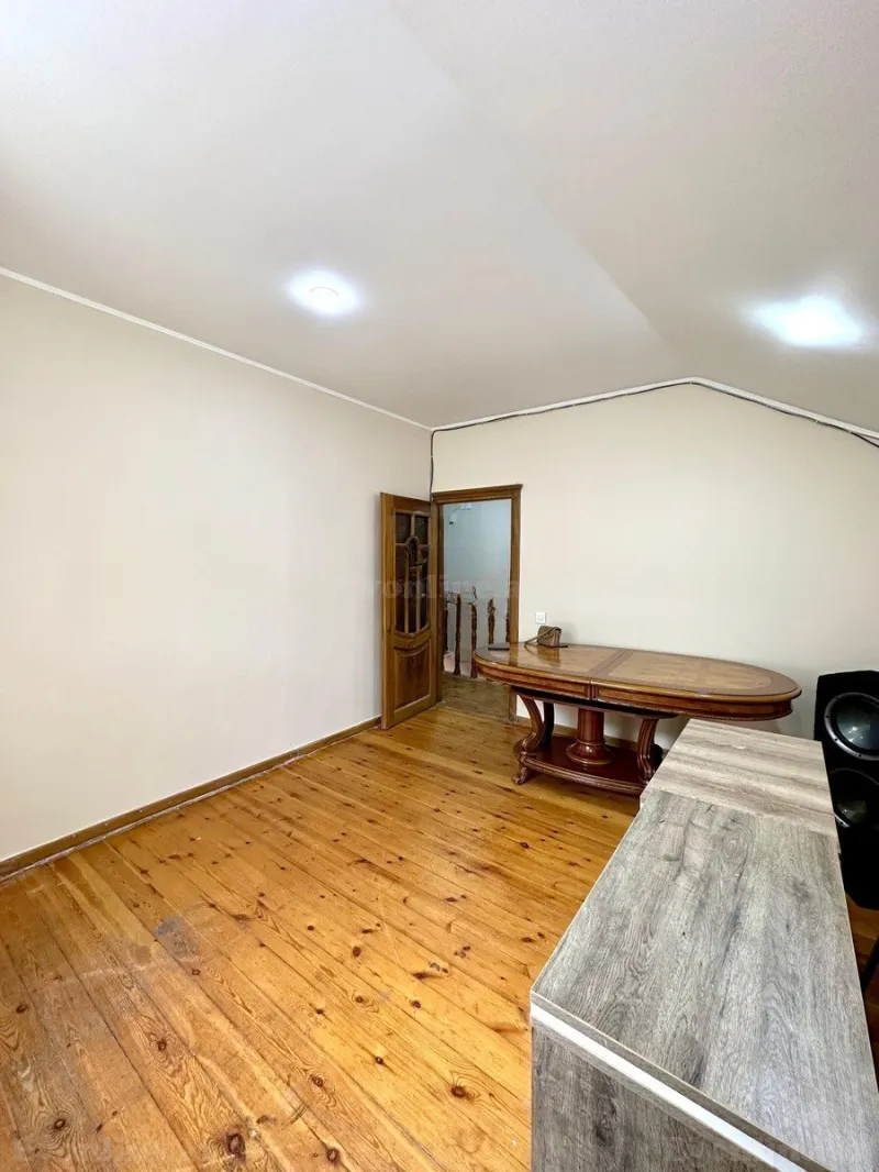 Kirayə verilir 4 otaqlı Mənzil Köhnə tikili 150 m² Səbail r. - şəkil 9