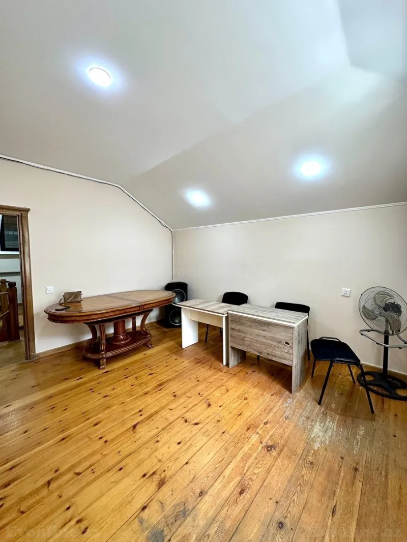 Kirayə verilir 4 otaqlı Mənzil Köhnə tikili 150 m² Səbail r. - şəkil 10