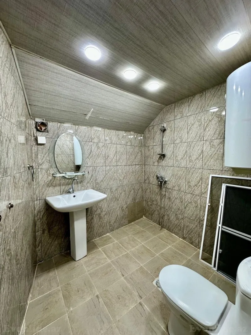 Kirayə verilir 4 otaqlı Mənzil Köhnə tikili 150 m² Səbail r. - şəkil 13