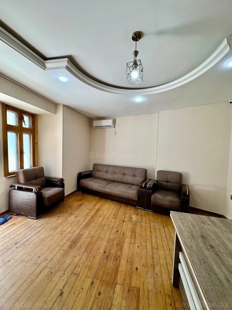 Kirayə verilir 4 otaqlı Mənzil Köhnə tikili 150 m² Səbail r. - şəkil 15