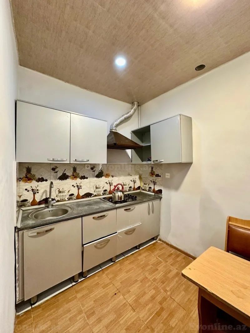 Kirayə verilir 4 otaqlı Mənzil Köhnə tikili 150 m² Səbail r. - şəkil 19