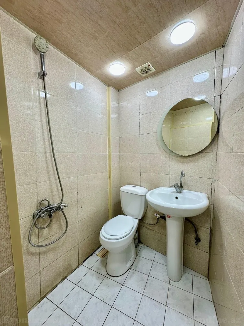 Kirayə verilir 4 otaqlı Mənzil Köhnə tikili 150 m² Səbail r. - şəkil 21
