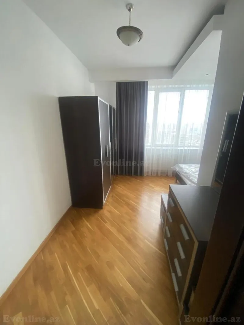Kirayə verilir 4 otaqlı Mənzil Köhnə tikili 190 m² Nizami m. - şəkil 2