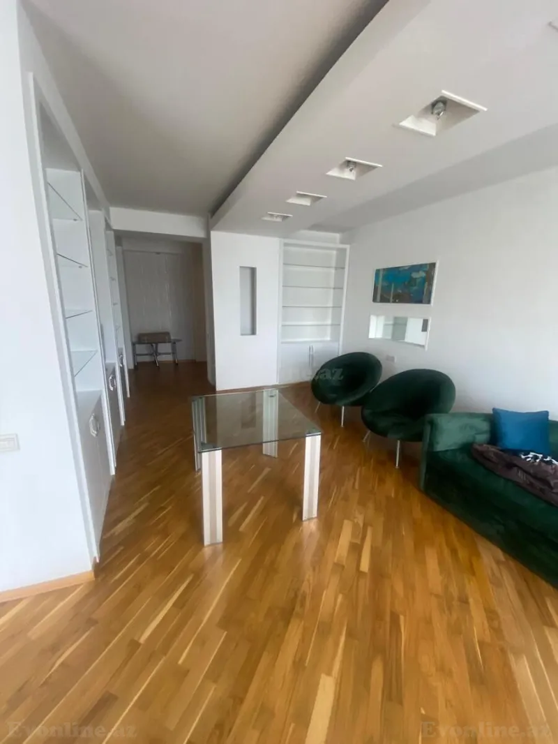 Kirayə verilir 4 otaqlı Mənzil Köhnə tikili 190 m² Nizami m. - şəkil 3