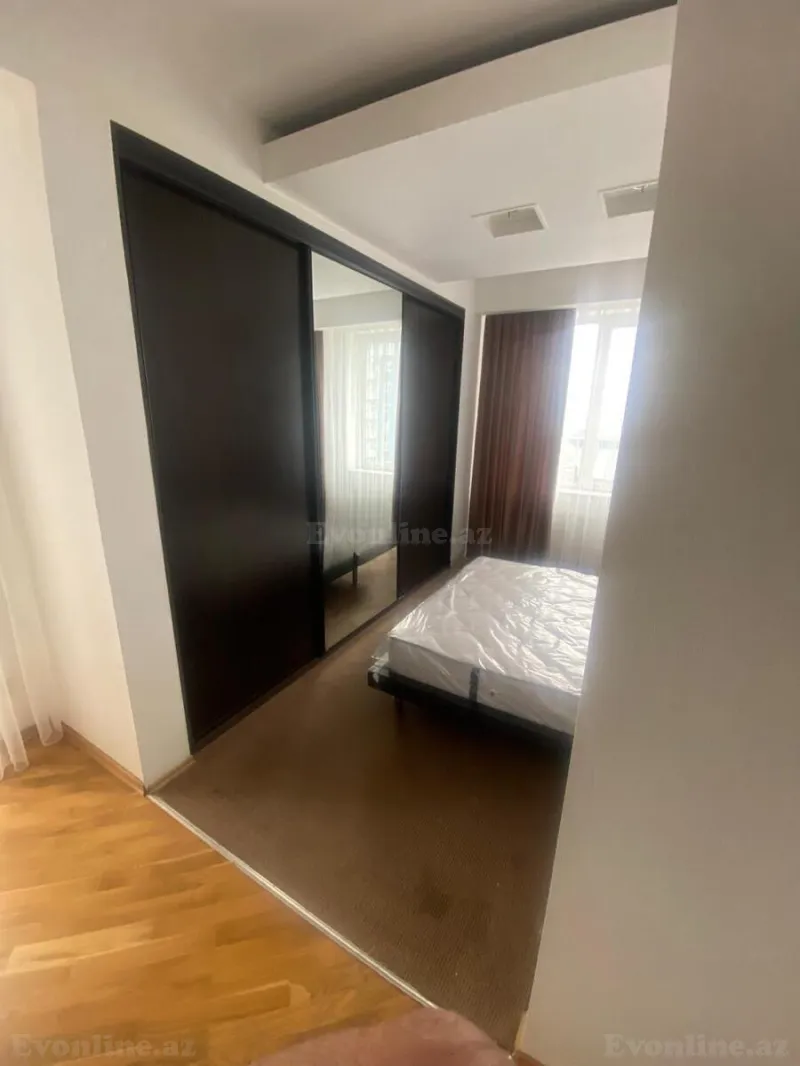Kirayə verilir 4 otaqlı Mənzil Köhnə tikili 190 m² Nizami m. - şəkil 7