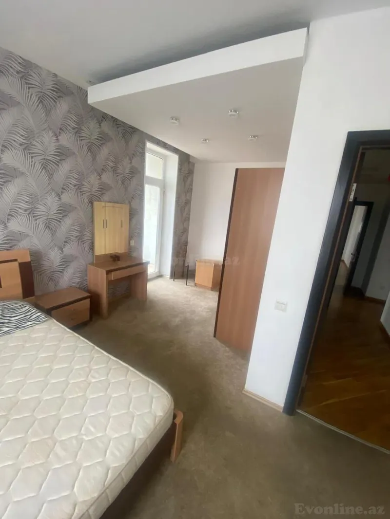 Kirayə verilir 4 otaqlı Mənzil Köhnə tikili 190 m² Nizami m. - şəkil 8