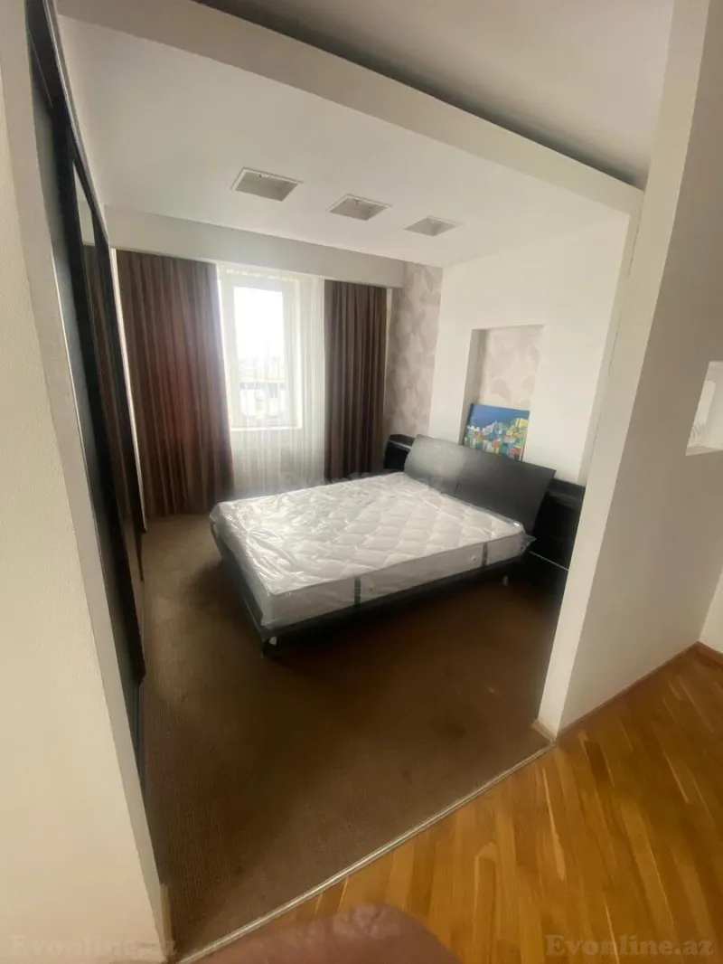 Kirayə verilir 4 otaqlı Mənzil Köhnə tikili 190 m² Nizami m. - şəkil 11
